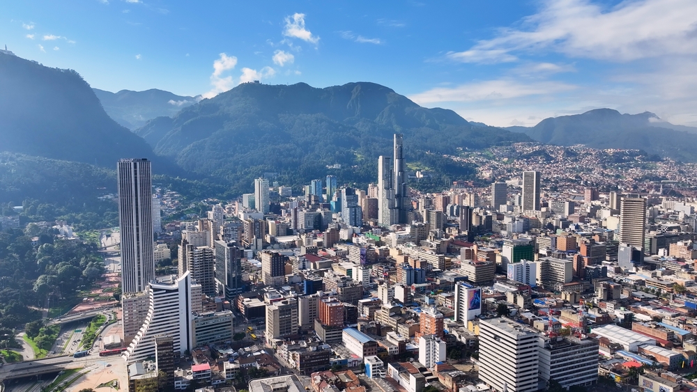 
            Amsterdam - Bogotá
        